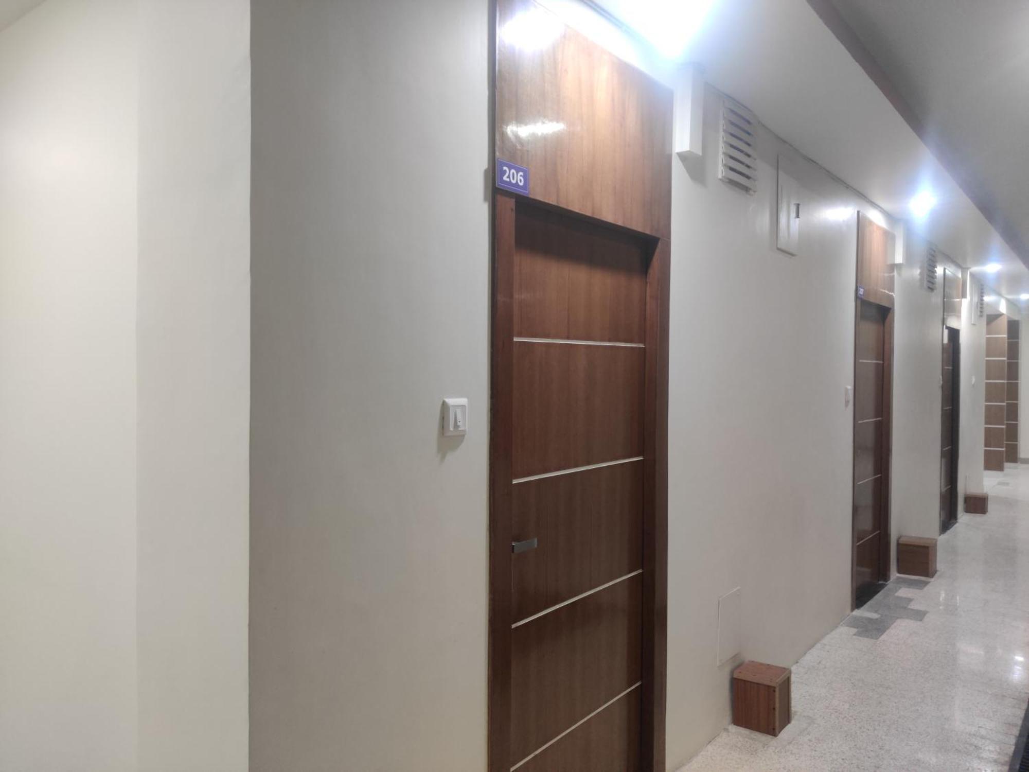 Nāhan Hotel Hv מראה חיצוני תמונה