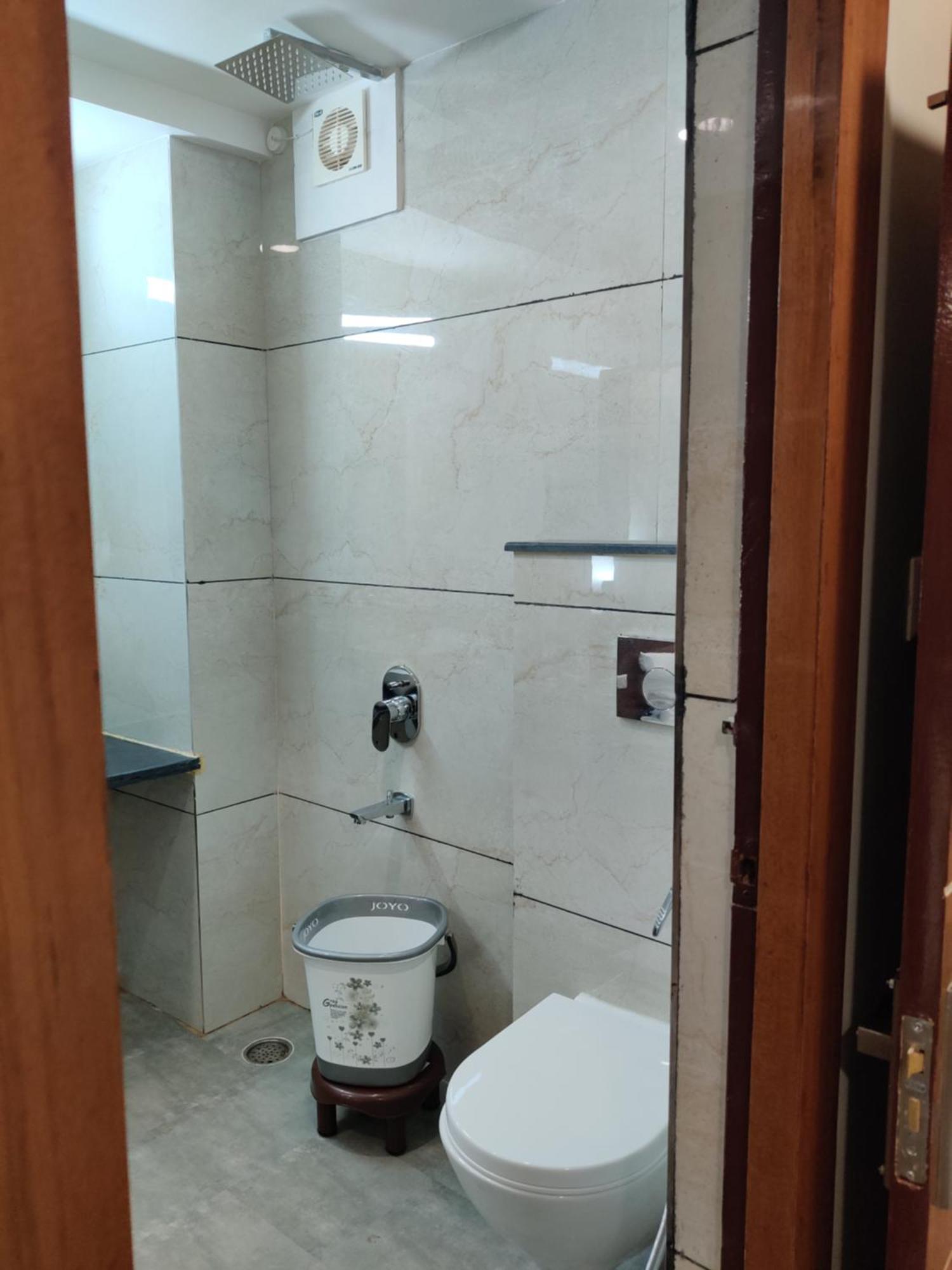 Nāhan Hotel Hv מראה חיצוני תמונה