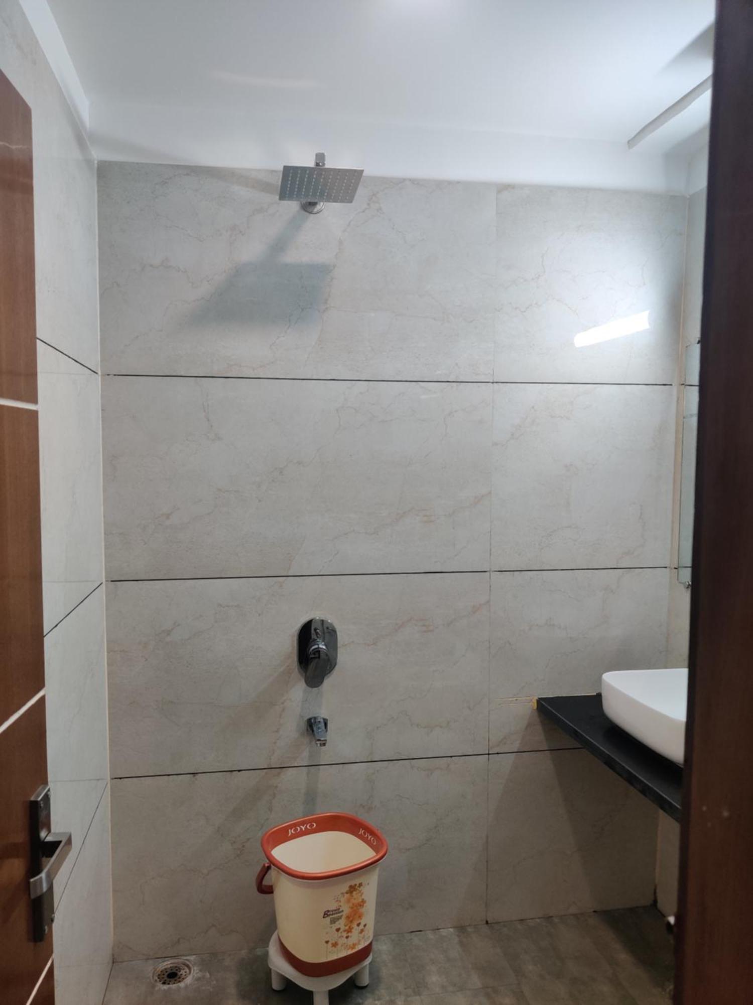 Nāhan Hotel Hv חדר תמונה